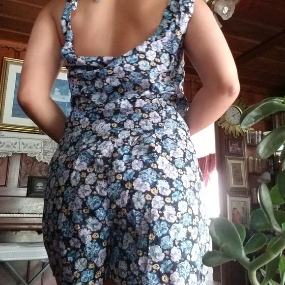 Cute  Romper - Picture 2 of 3